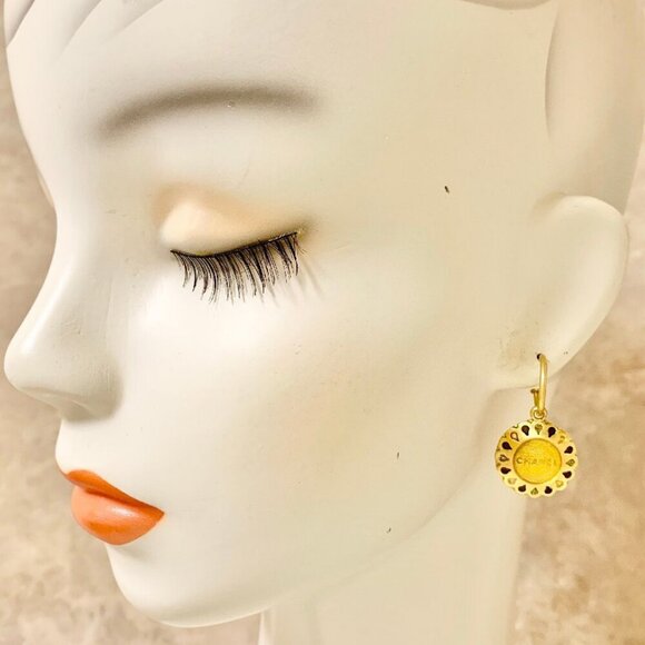 CHANEL Logos Round Flower Hoop Earrings Gold Tone 99A Auth #8005